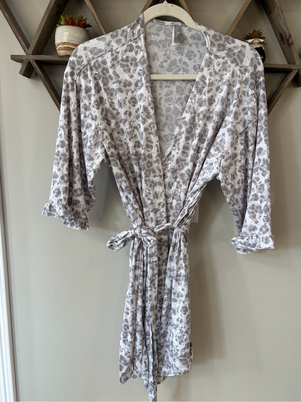 PJ Couture Super Soft grey & white animal print short robe. Size small.